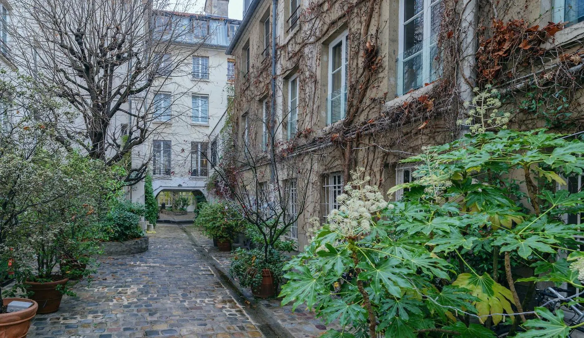 Paris Marais Bouquet Residence Francja