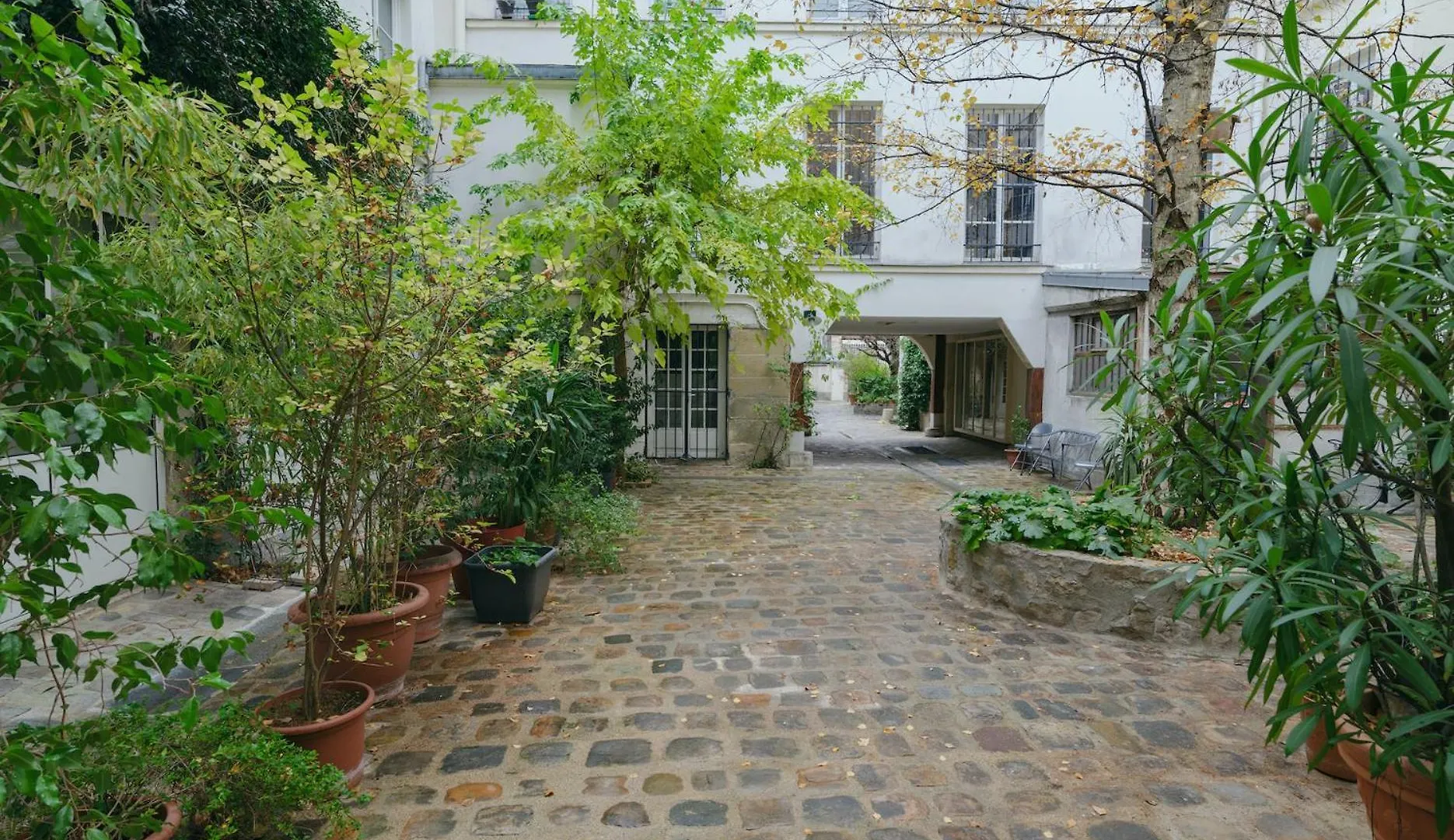 Paris Marais Bouquet Residence