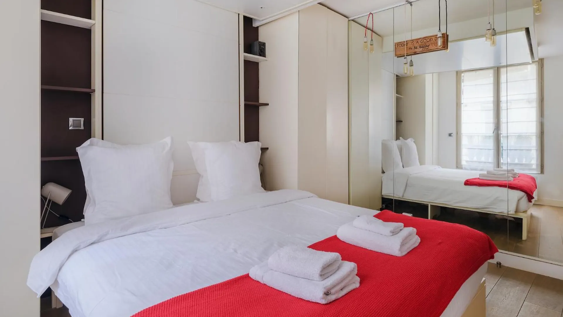 Paris Marais Bouquet Residence Apartment
